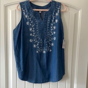 Croft & Barrow Chanbray Blue Sleeveless Blouse with White Embroidery